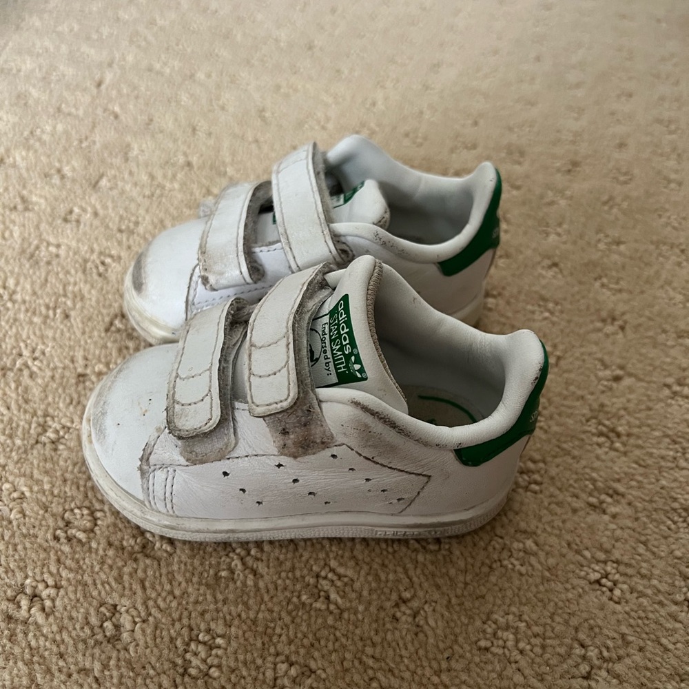 Adidas Stan Smith White & Green Sneakers - toddler size 4